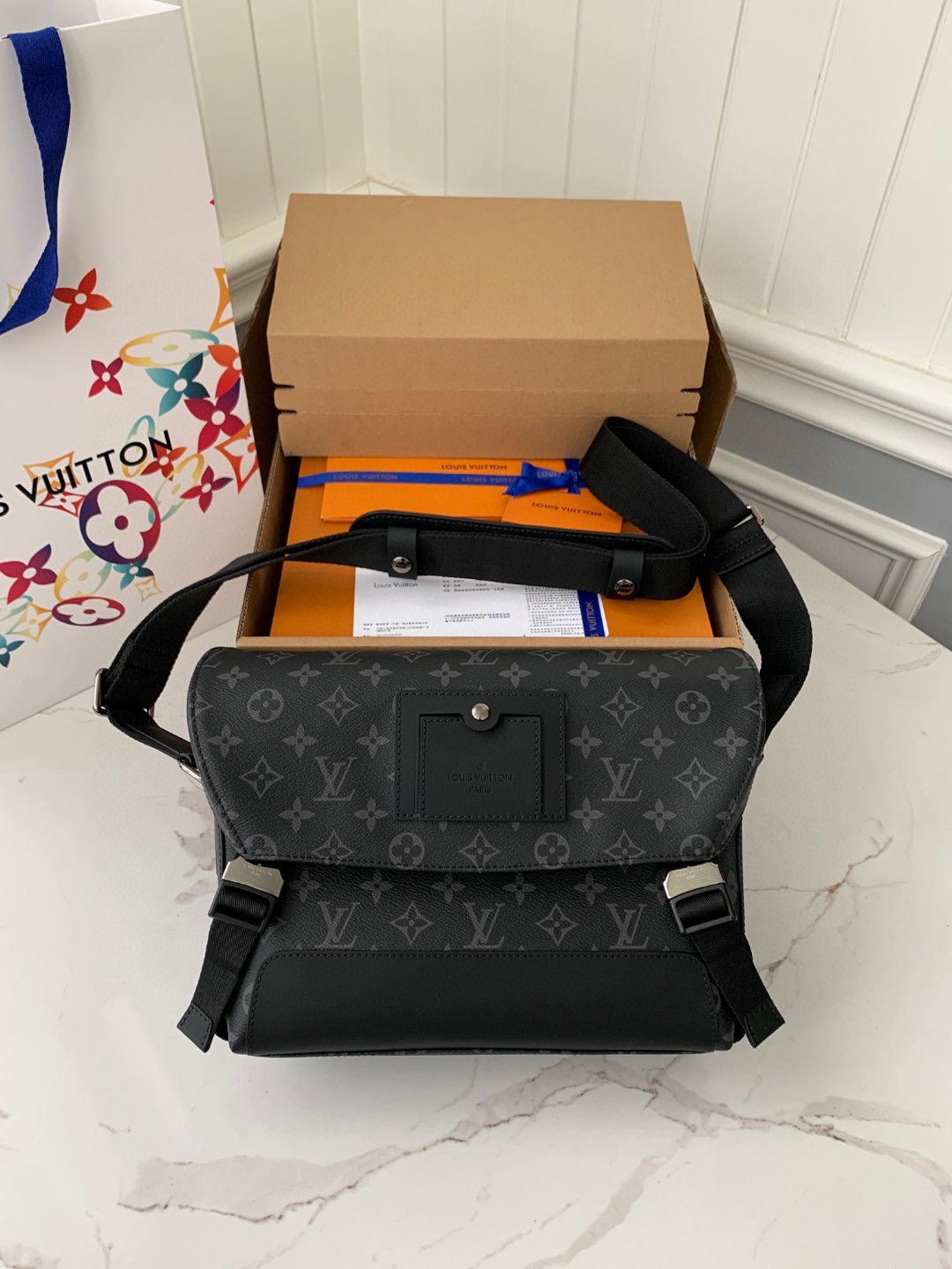 ID.191689 M40511 bla l LV MESSENGER PM VOYAGER 79000